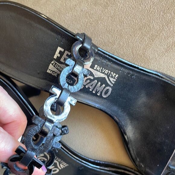 Ferragamo logo strap mules - Picture 6 of 14